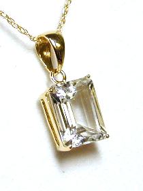 
Emerald-cut Aquamarine Pendant
