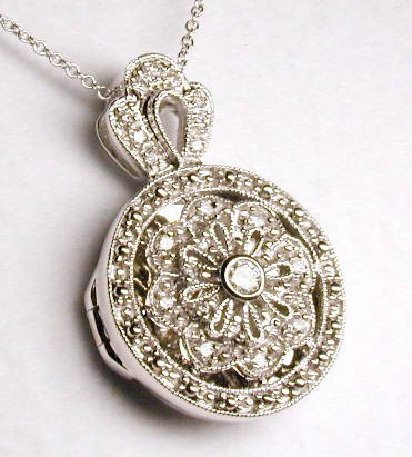 
Floral Antique Diamond Locket
